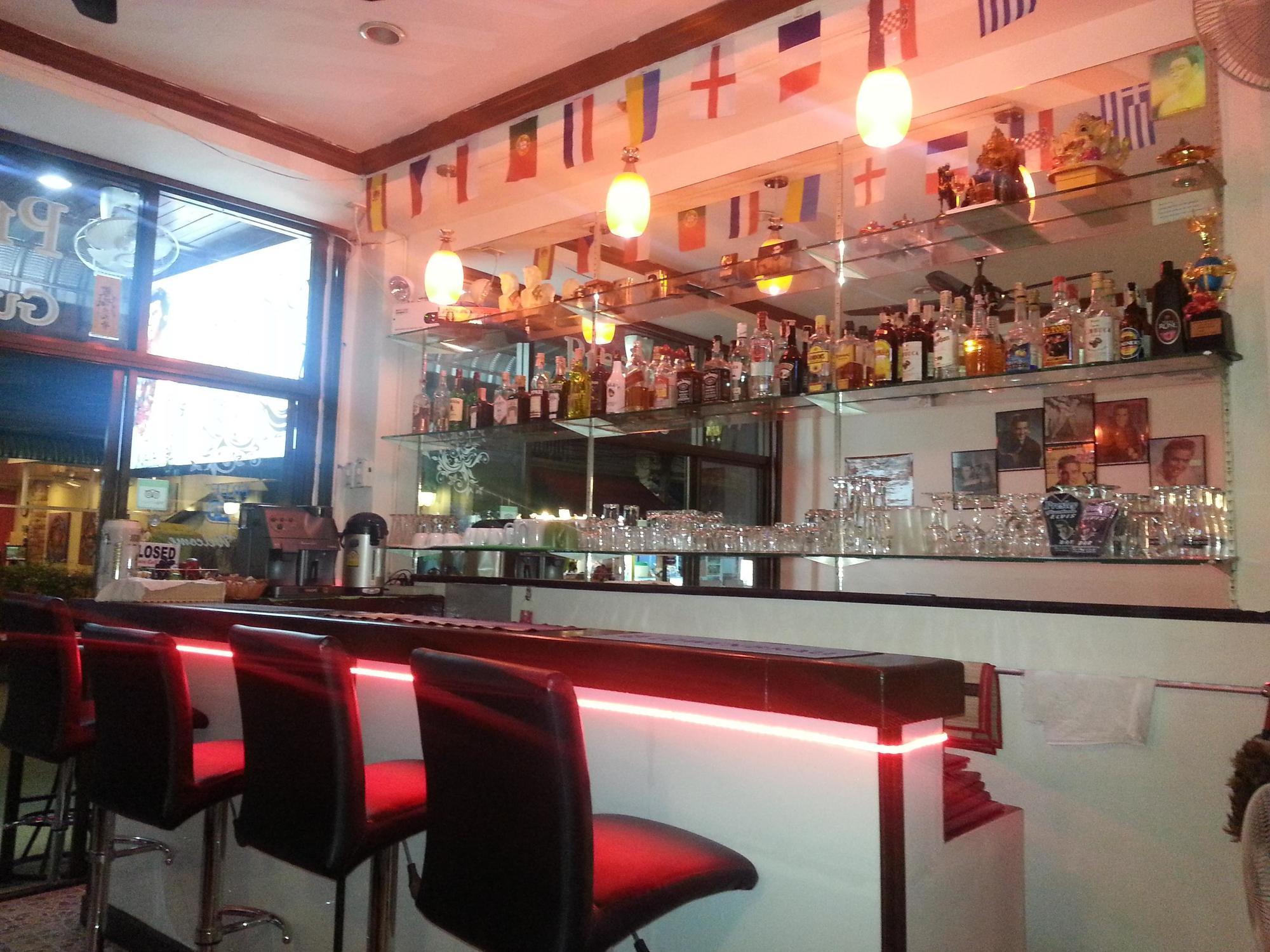 Oyo 739 Presley Guesthouse Phuket Patong Luaran gambar