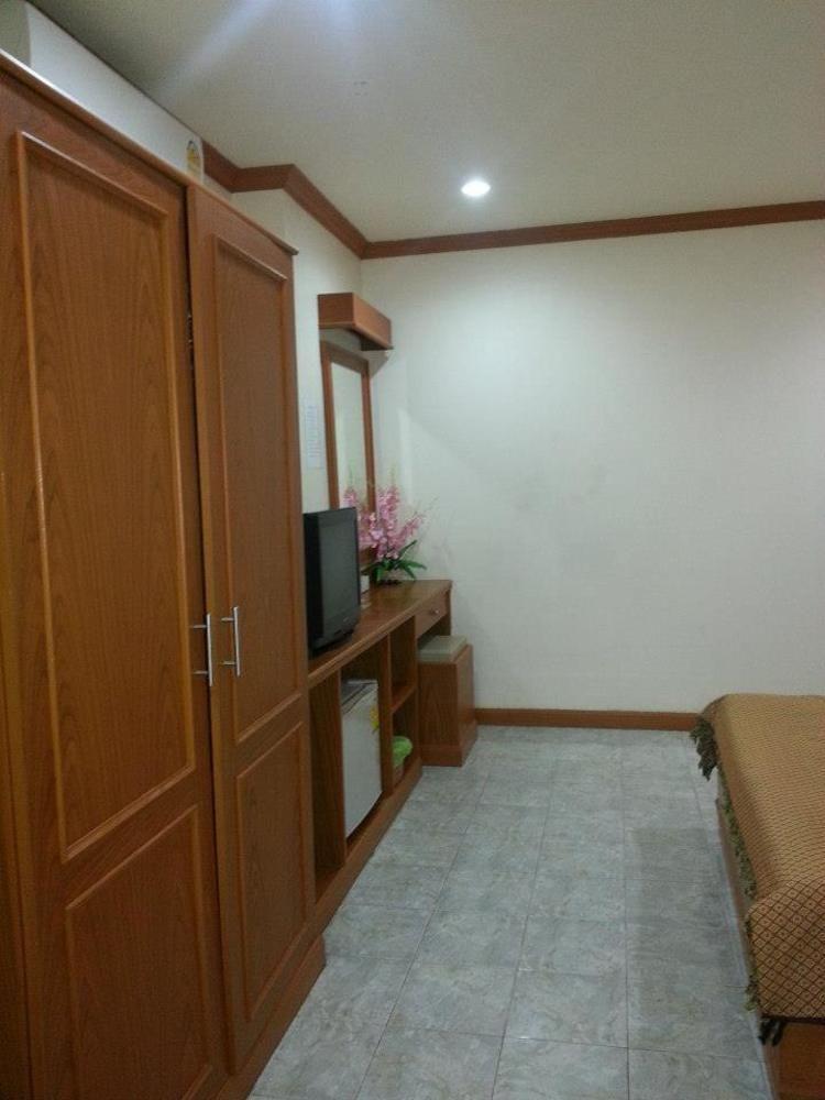 Oyo 739 Presley Guesthouse Phuket Patong Luaran gambar