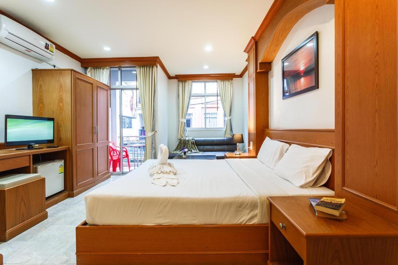 Oyo 739 Presley Guesthouse Phuket Patong Luaran gambar